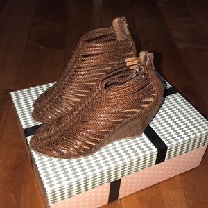 Brown snake summer shoes